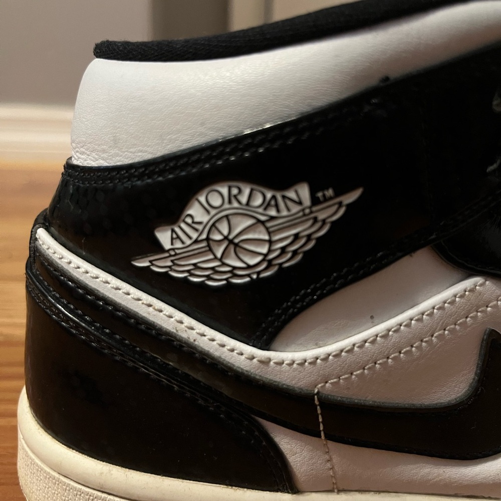 Carbon Fiber Jordan 1s mid